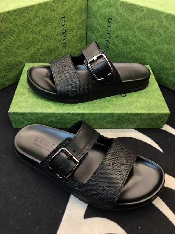 Gucci slipper for men | 350 AED