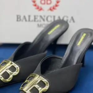 BALENCIAGA
