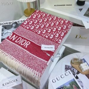 CHRISTIAN DIOR