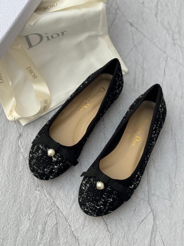 DIOR