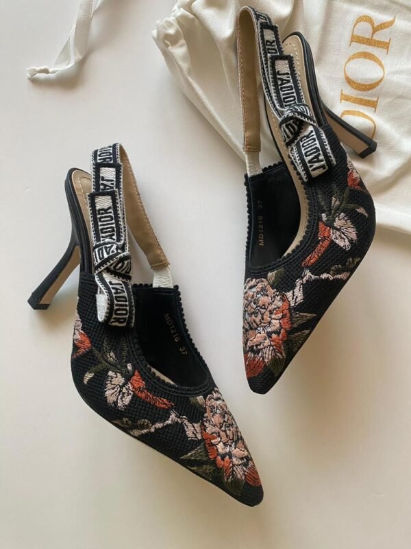DIOR