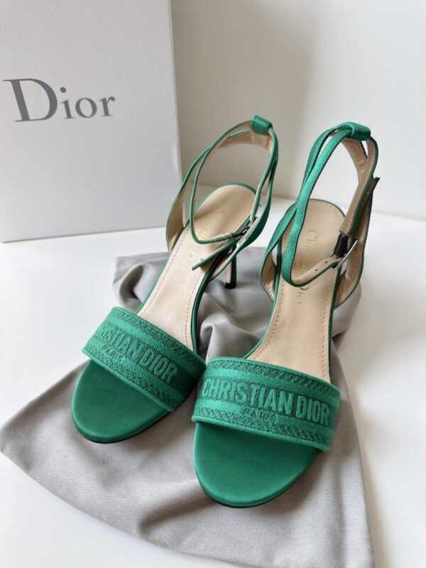 DIOR