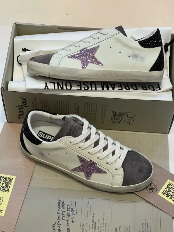 GOLDEN GOOSE