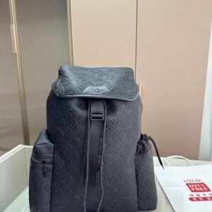 LOUSE VUITTON