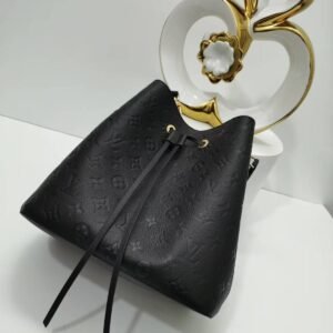 LOUSE VUITTON