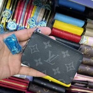 LOUSE VUITTON