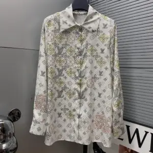 LOUSE VUITTON