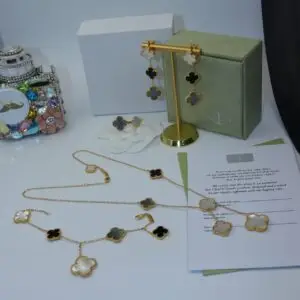 VANClEEF Alhambra Jewellery Set