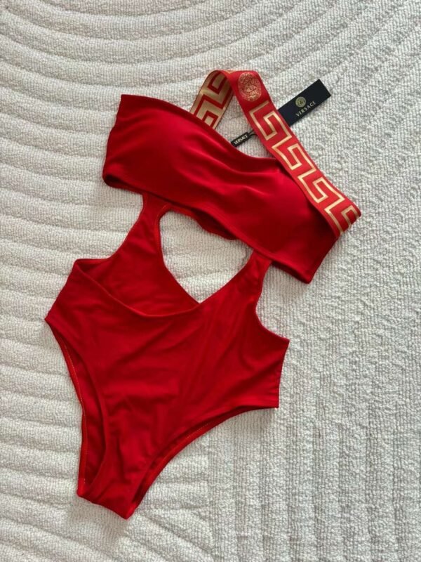 VERSACE