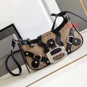 BALENCIAGA