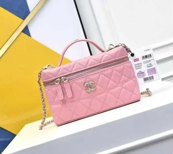 CHANEL Vanity with Chain
