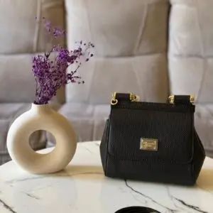 D & G