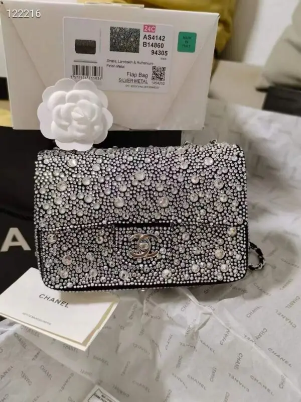 Design Flap Bag in Satin - Dubai Fashion LUX