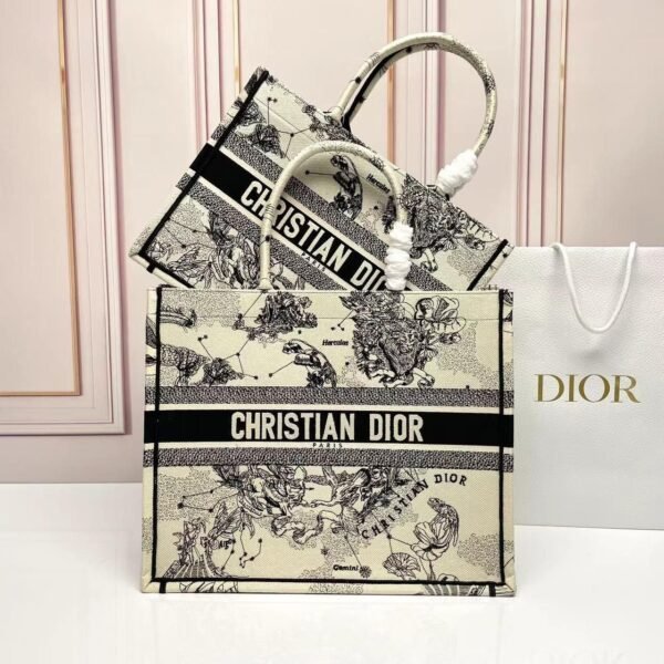 Design SMALL BOOK TOTE Latte and Black Toile de Jouy Zodiac Embroidery (26.5 x 21 x 14 cm) - Dubai Fashion LUX