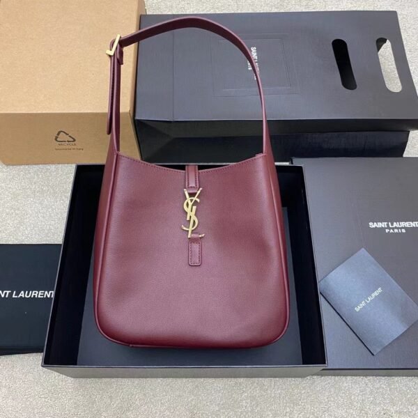 SAINT LAURENT Small Le 5 À 7 Shoulder Bag
