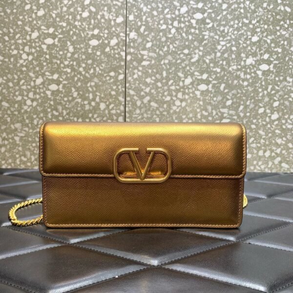 Design VLOGO SIGNATURE METALLIC GRAINY CALFSKIN WALLET - Dubai Fashion LUX