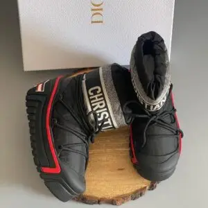DIOR
