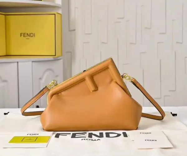 FENDI Brown Leather Medium Shoulder Bag