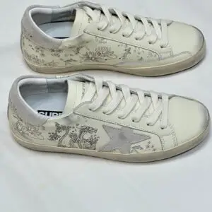 GOLDEN GOOSE