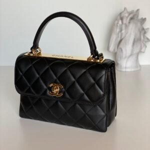 CHANEL Classic Flap Bag