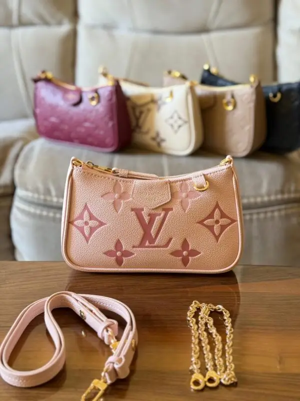 LOUIS VUITTON Easy Pouch Shoulder Bag