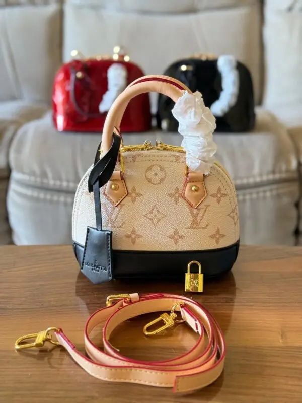 LOUIS VUITTON Classic Bag