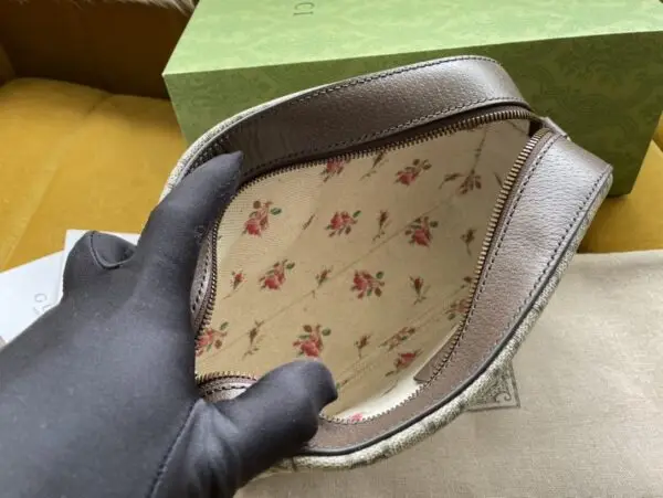 Neo Vintage Supreme messenger Bag - Dubai Fashion LUX