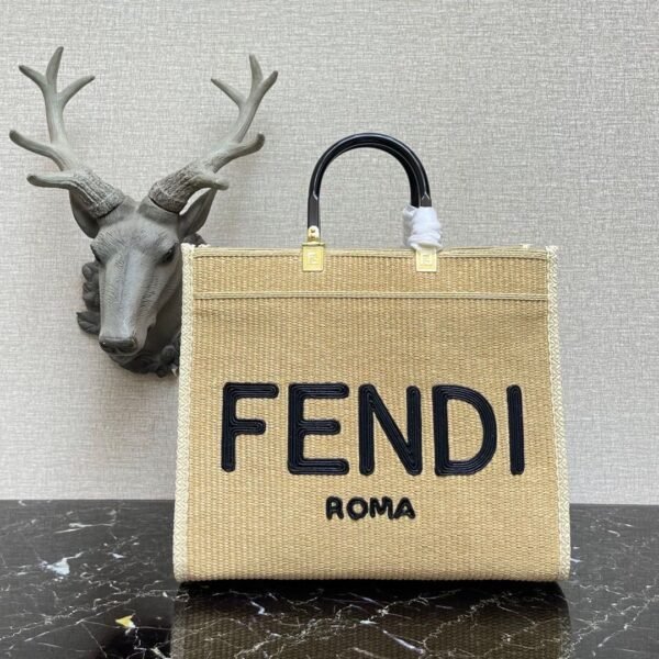 FENDI Roma Leather Bag