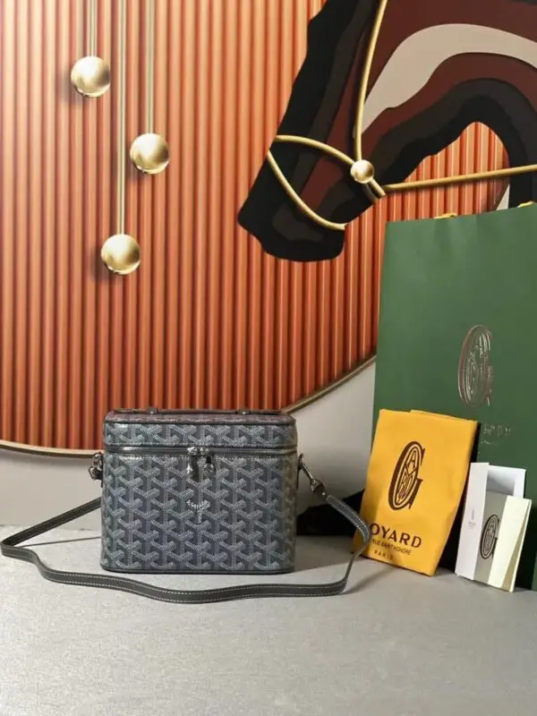VANITY WITH STRAP - Dubai Fashion LUX