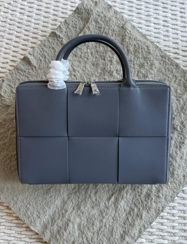 Bottega Veneta 1 scaled