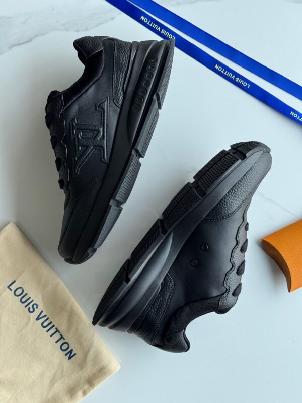 LOUIS VUITTON x Reebok Walk Super