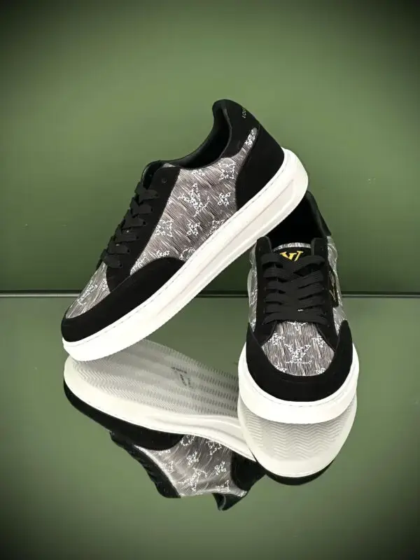LOUIS VUITTON Beverly Sneakers