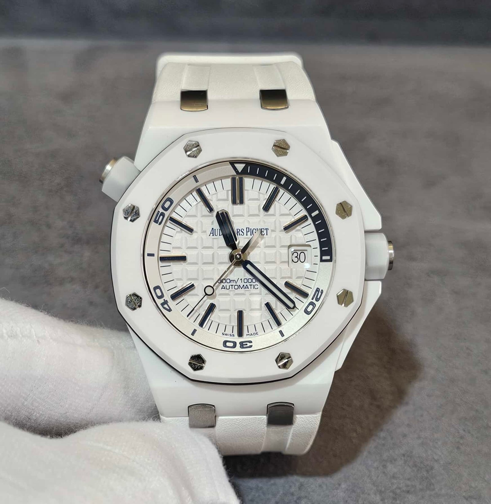 Audemars Piguet Royal Oak Offshore Diver Mint Crramic - copywatchesdubai.com