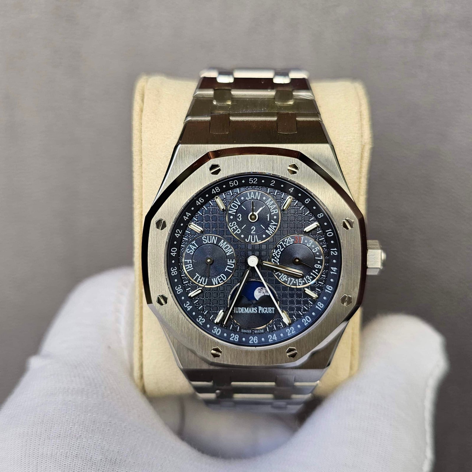 Audemars Piguet Royal Oak Perpetual Calender - copywatchesdubai.com