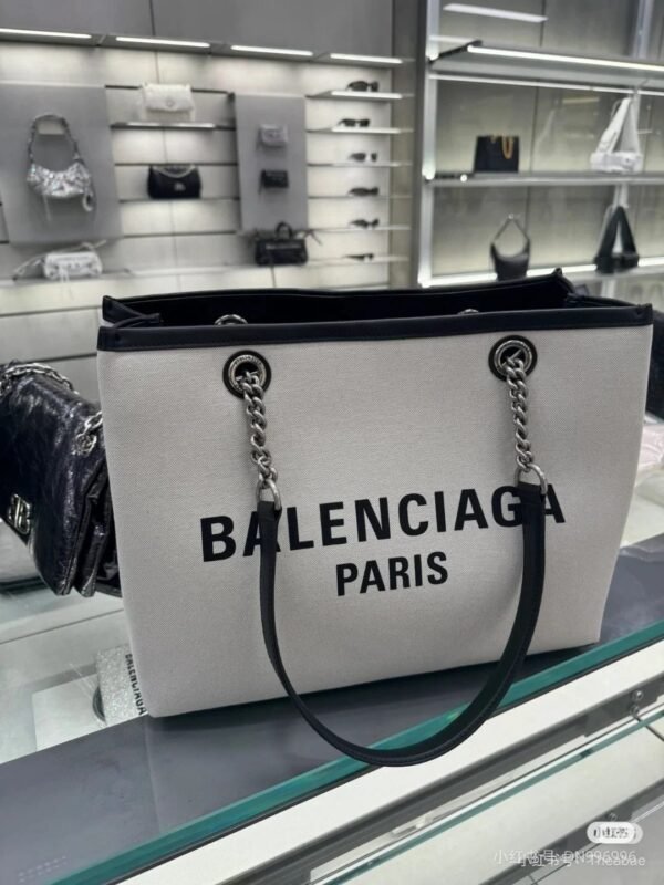 BALENCIAGA