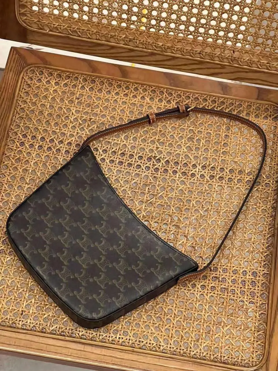 CELINE MEDIUM CROQUE BAG – Luxury Leather Handbag | Timeless Designer Tote