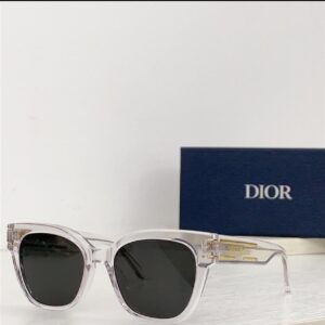 CHRISTIAN DIOR