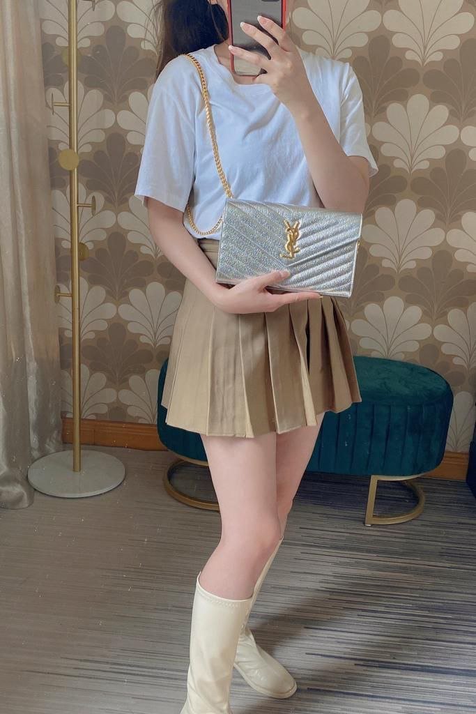 Classic Monogram Chain Wallet – Luxury Designer Wallet with Chain Strap