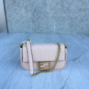 Design Baguette Chain Midi Pale pink leather bag - Dubai Fashion LUX