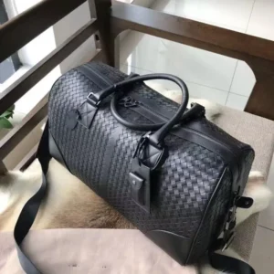 Design BLACK ‘Intreciatto’ weave duffel bag - Dubai Fashion LUX
