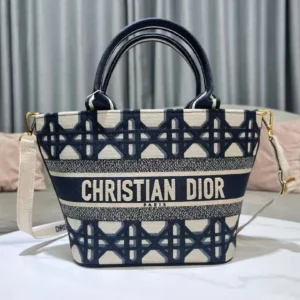 Design HAT BASKET BAG Macrocannage - Dubai Fashion LUX