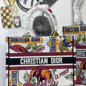 Design Medium Book Tote for women - Dubai Fashion LUX