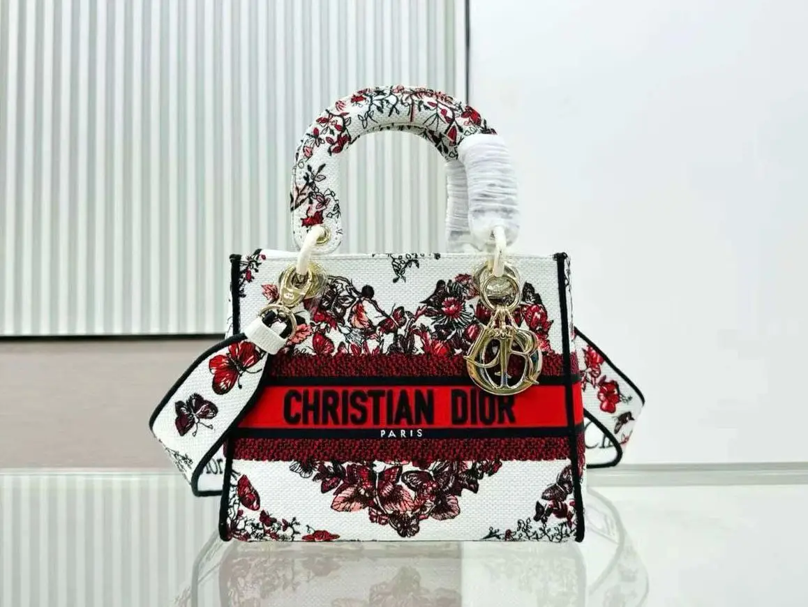 Design Medium Lady D-Lite Bag White and Red Le Cœur des Papillons Embroidery - Dubai Fashion LUX