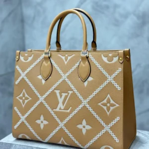 Design ONTHEGO BICOLOR MONOGRAM MM TOTE - Dubai Fashion LUX