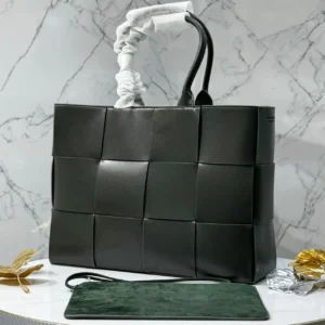 Design Pre-Owned Arco 48 Maxi Intrecciato tote bag - Dubai Fashion LUX