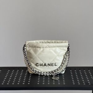 Design Shiny Calfskin Quilted Mini 22 Black - Dubai Fashion LUX