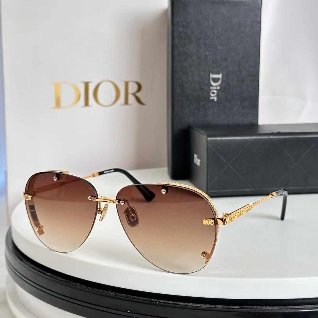 DIOR