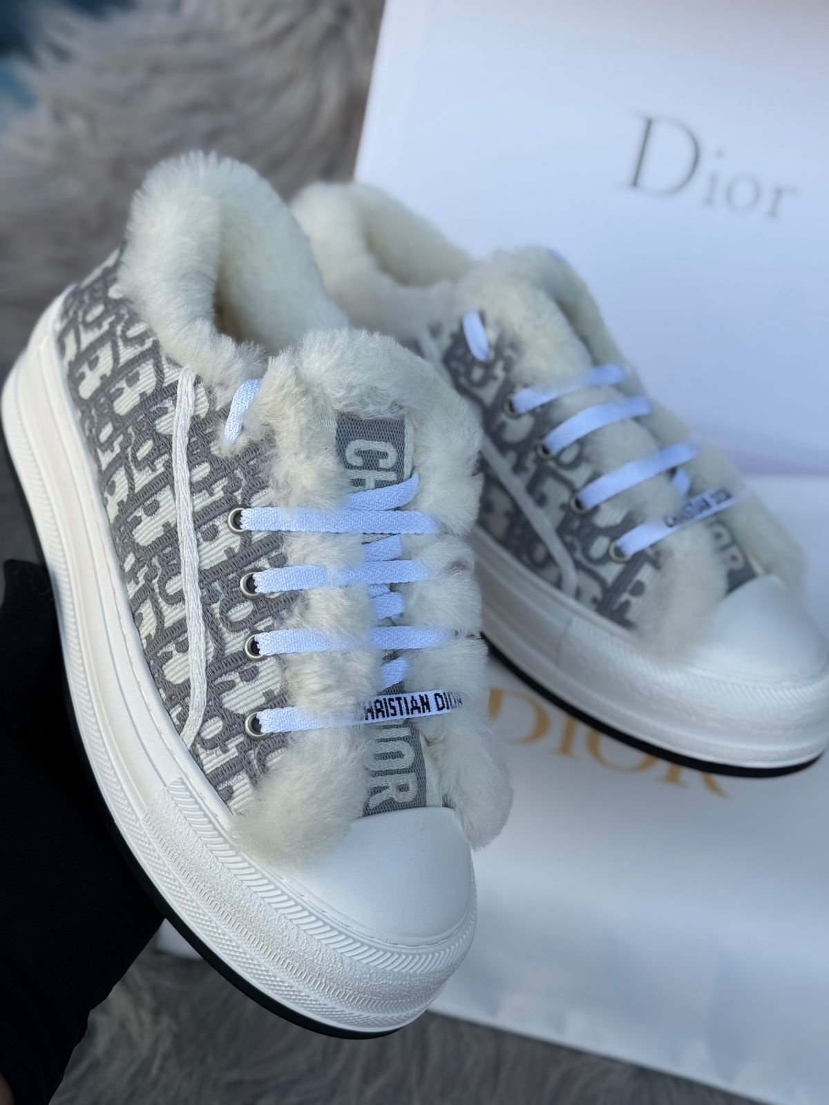 DIOR