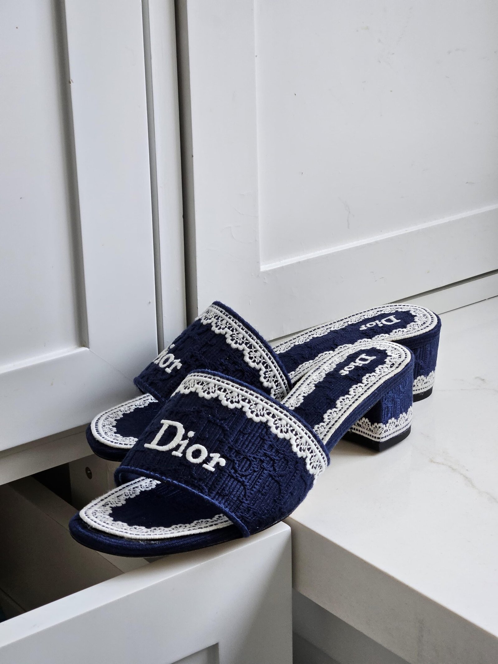 DIOR