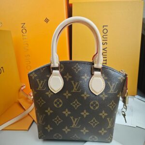LOUI VUITTON
